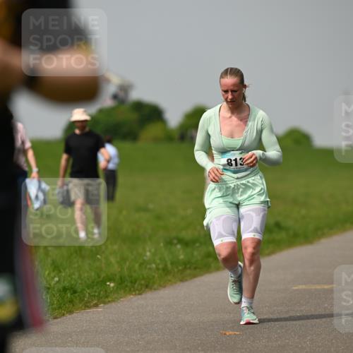10.05.2026 - 8. Wedeler Halbmarathon Dr. Thomas Lammeyer http://msf.ph/oto/9705086 10.05.2026 11:53:13 Laufen 813, 435 meine-sportfotos.de