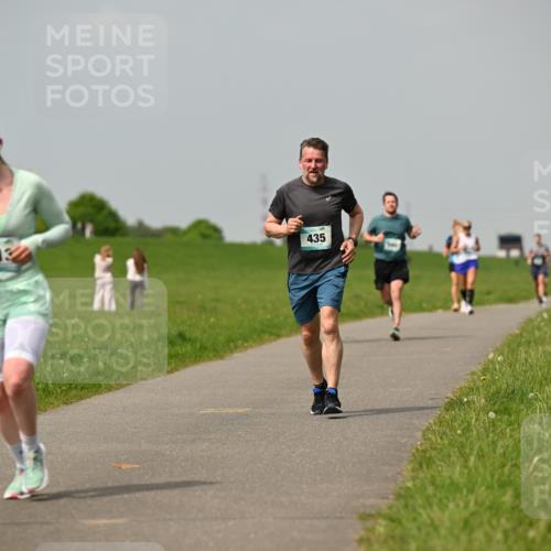 10.05.2026 - 8. Wedeler Halbmarathon Dr. Thomas Lammeyer http://msf.ph/oto/9705090 10.05.2026 11:53:14 Laufen 813, 435 meine-sportfotos.de