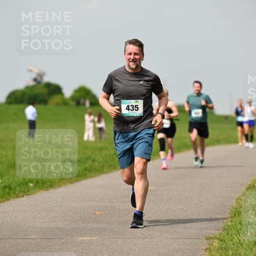10.05.2026 - 8. Wedeler Halbmarathon Dr. Thomas Lammeyer http://msf.ph/oto/9705092 10.05.2026 11:53:17 Laufen 435 meine-sportfotos.de