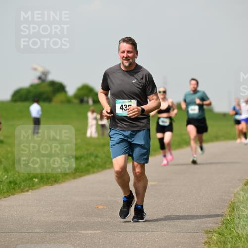 10.05.2026 - 8. Wedeler Halbmarathon Dr. Thomas Lammeyer http://msf.ph/oto/9705095 10.05.2026 11:53:17 Laufen 437 meine-sportfotos.de