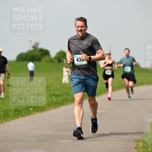 10.05.2026 - 8. Wedeler Halbmarathon Dr. Thomas Lammeyer http://msf.ph/oto/9705097 10.05.2026 11:53:17 Laufen 435 meine-sportfotos.de
