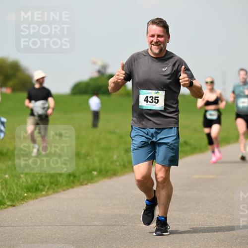 10.05.2026 - 8. Wedeler Halbmarathon Dr. Thomas Lammeyer http://msf.ph/oto/9705105 10.05.2026 11:53:18 Laufen 435 meine-sportfotos.de