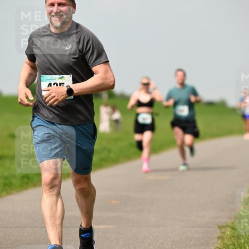 10.05.2026 - 8. Wedeler Halbmarathon Dr. Thomas Lammeyer http://msf.ph/oto/9705113 10.05.2026 11:53:18 Laufen  meine-sportfotos.de