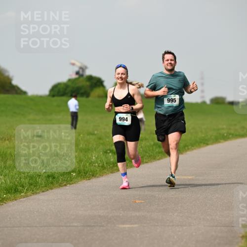 10.05.2026 - 8. Wedeler Halbmarathon Dr. Thomas Lammeyer http://msf.ph/oto/9705133 10.05.2026 11:53:20 Laufen 994, 995 meine-sportfotos.de