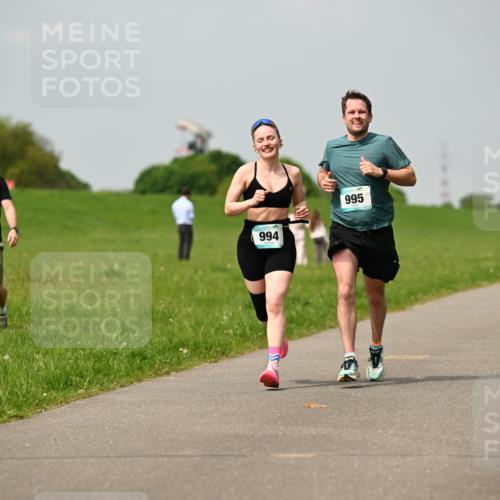 10.05.2026 - 8. Wedeler Halbmarathon Dr. Thomas Lammeyer http://msf.ph/oto/9705137 10.05.2026 11:53:20 Laufen 994, 995 meine-sportfotos.de