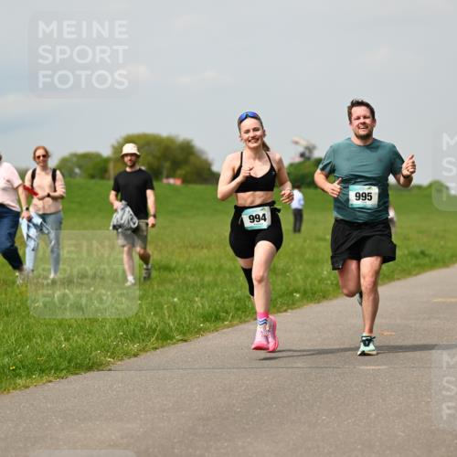 10.05.2026 - 8. Wedeler Halbmarathon Dr. Thomas Lammeyer http://msf.ph/oto/9705155 10.05.2026 11:53:21 Laufen 994, 995 meine-sportfotos.de