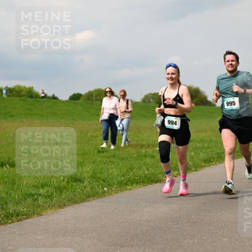 10.05.2026 - 8. Wedeler Halbmarathon Dr. Thomas Lammeyer http://msf.ph/oto/9705167 10.05.2026 11:53:22 Laufen 994, 995 meine-sportfotos.de