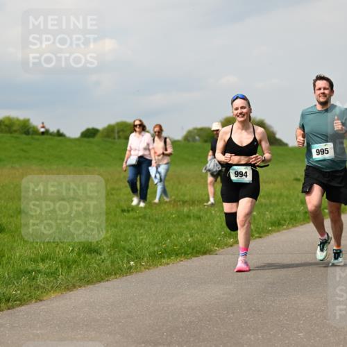 10.05.2026 - 8. Wedeler Halbmarathon Dr. Thomas Lammeyer http://msf.ph/oto/9705175 10.05.2026 11:53:22 Laufen 994, 995 meine-sportfotos.de