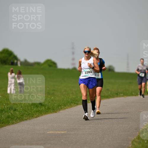 10.05.2026 - 8. Wedeler Halbmarathon Dr. Thomas Lammeyer http://msf.ph/oto/9705192 10.05.2026 11:53:25 Laufen 2203, 117 meine-sportfotos.de