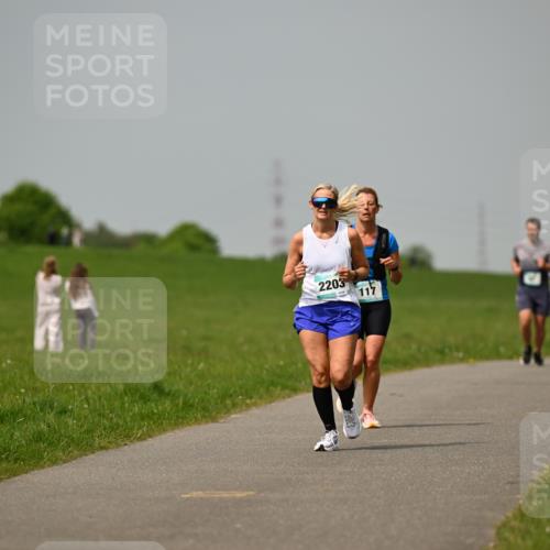 10.05.2026 - 8. Wedeler Halbmarathon Dr. Thomas Lammeyer http://msf.ph/oto/9705198 10.05.2026 11:53:25 Laufen 2203, 117 meine-sportfotos.de