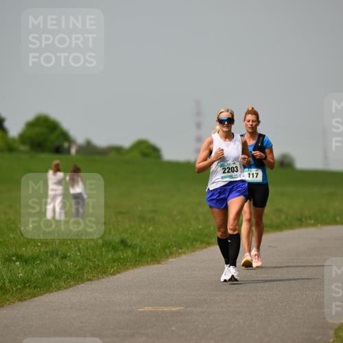 10.05.2026 - 8. Wedeler Halbmarathon Dr. Thomas Lammeyer http://msf.ph/oto/9705200 10.05.2026 11:53:25 Laufen 2203, 117 meine-sportfotos.de