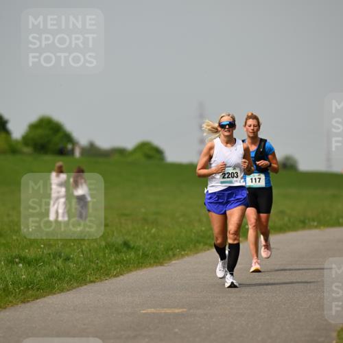10.05.2026 - 8. Wedeler Halbmarathon Dr. Thomas Lammeyer http://msf.ph/oto/9705203 10.05.2026 11:53:25 Laufen 2203, 117 meine-sportfotos.de
