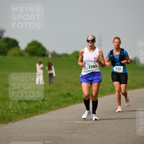 10.05.2026 - 8. Wedeler Halbmarathon Dr. Thomas Lammeyer http://msf.ph/oto/9705227 10.05.2026 11:53:27 Laufen 2203, 117 meine-sportfotos.de
