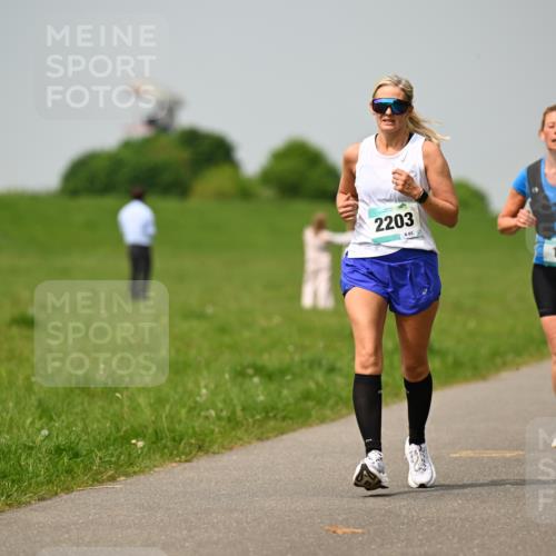 10.05.2026 - 8. Wedeler Halbmarathon Dr. Thomas Lammeyer http://msf.ph/oto/9705254 10.05.2026 11:53:28 Laufen 2203, 117 meine-sportfotos.de