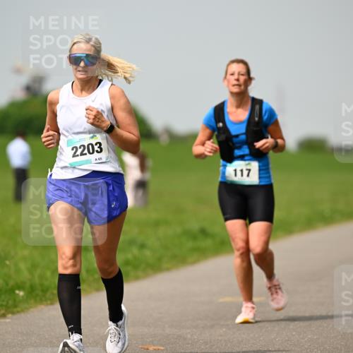 10.05.2026 - 8. Wedeler Halbmarathon Dr. Thomas Lammeyer http://msf.ph/oto/9705264 10.05.2026 11:53:30 Laufen 2203, 117 meine-sportfotos.de