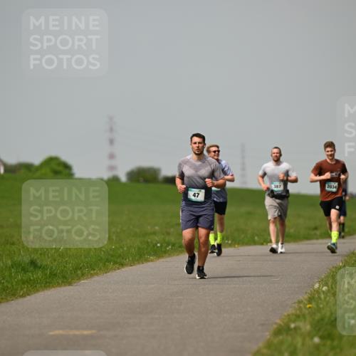 10.05.2026 - 8. Wedeler Halbmarathon Dr. Thomas Lammeyer http://msf.ph/oto/9705281 10.05.2026 11:53:32 Laufen 387, 2034 meine-sportfotos.de
