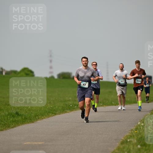 10.05.2026 - 8. Wedeler Halbmarathon Dr. Thomas Lammeyer http://msf.ph/oto/9705287 10.05.2026 11:53:33 Laufen 387, 2034 meine-sportfotos.de