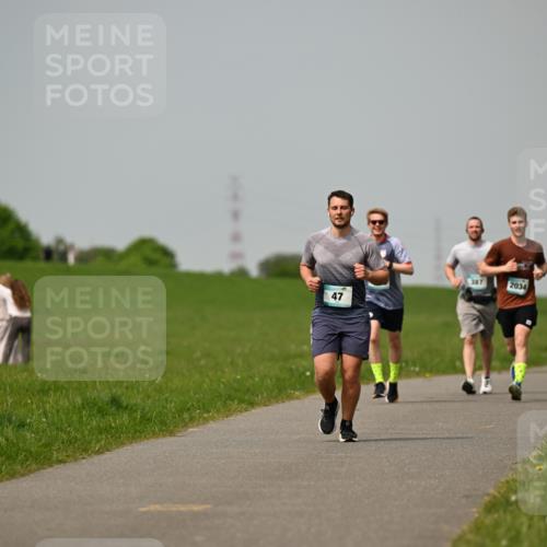 10.05.2026 - 8. Wedeler Halbmarathon Dr. Thomas Lammeyer http://msf.ph/oto/9705292 10.05.2026 11:53:34 Laufen 387, 2034 meine-sportfotos.de