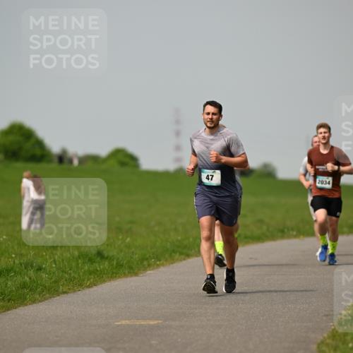 10.05.2026 - 8. Wedeler Halbmarathon Dr. Thomas Lammeyer http://msf.ph/oto/9705305 10.05.2026 11:53:35 Laufen 2034 meine-sportfotos.de