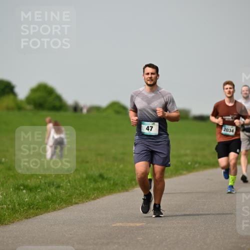 10.05.2026 - 8. Wedeler Halbmarathon Dr. Thomas Lammeyer http://msf.ph/oto/9705314 10.05.2026 11:53:37 Laufen 2034 meine-sportfotos.de