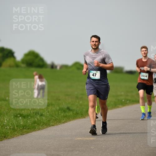10.05.2026 - 8. Wedeler Halbmarathon Dr. Thomas Lammeyer http://msf.ph/oto/9705315 10.05.2026 11:53:37 Laufen 2034 meine-sportfotos.de