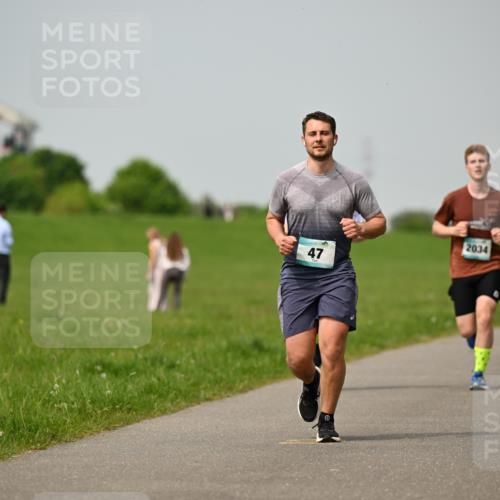 10.05.2026 - 8. Wedeler Halbmarathon Dr. Thomas Lammeyer http://msf.ph/oto/9705318 10.05.2026 11:53:37 Laufen 2034 meine-sportfotos.de