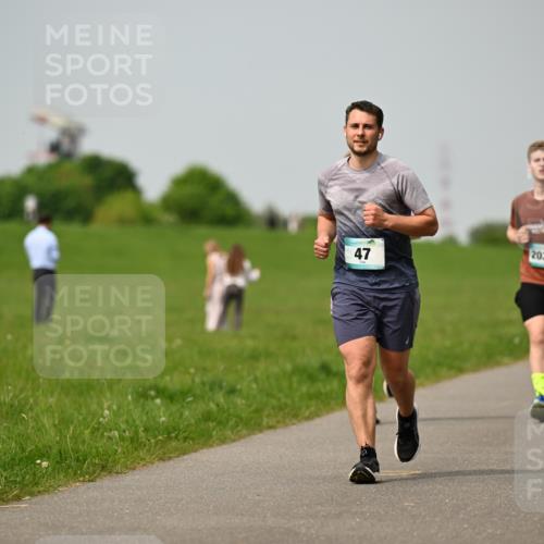 10.05.2026 - 8. Wedeler Halbmarathon Dr. Thomas Lammeyer http://msf.ph/oto/9705319 10.05.2026 11:53:38 Laufen 2034 meine-sportfotos.de