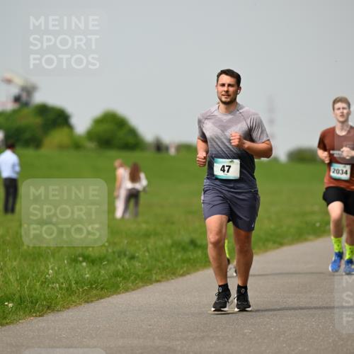 10.05.2026 - 8. Wedeler Halbmarathon Dr. Thomas Lammeyer http://msf.ph/oto/9705320 10.05.2026 11:53:38 Laufen 2034 meine-sportfotos.de