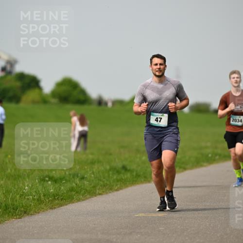 10.05.2026 - 8. Wedeler Halbmarathon Dr. Thomas Lammeyer http://msf.ph/oto/9705321 10.05.2026 11:53:37 Laufen 2034 meine-sportfotos.de