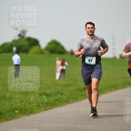 10.05.2026 - 8. Wedeler Halbmarathon Dr. Thomas Lammeyer http://msf.ph/oto/9705324 10.05.2026 11:53:38 Laufen 2034 meine-sportfotos.de