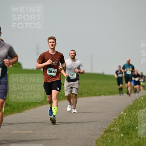 10.05.2026 - 8. Wedeler Halbmarathon Dr. Thomas Lammeyer http://msf.ph/oto/9705325 10.05.2026 11:53:39 Laufen 2034, 387 meine-sportfotos.de