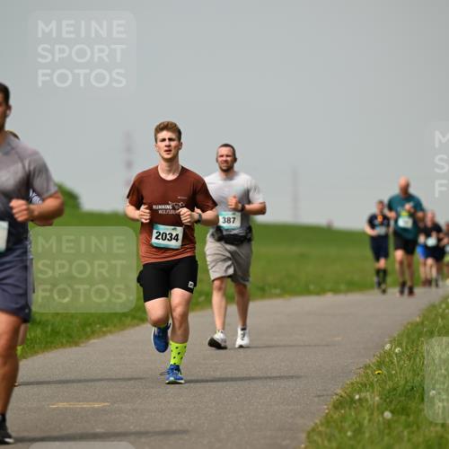 10.05.2026 - 8. Wedeler Halbmarathon Dr. Thomas Lammeyer http://msf.ph/oto/9705326 10.05.2026 11:53:39 Laufen 2034, 387 meine-sportfotos.de