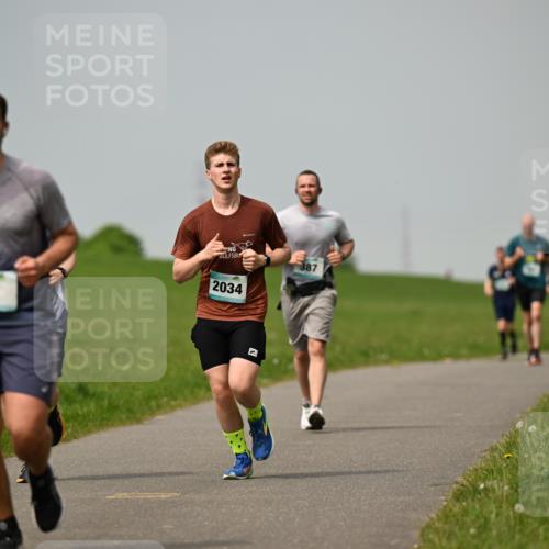 10.05.2026 - 8. Wedeler Halbmarathon Dr. Thomas Lammeyer http://msf.ph/oto/9705327 10.05.2026 11:53:39 Laufen 2034, 387 meine-sportfotos.de