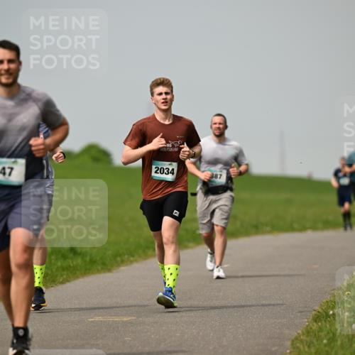 10.05.2026 - 8. Wedeler Halbmarathon Dr. Thomas Lammeyer http://msf.ph/oto/9705328 10.05.2026 11:53:39 Laufen 2034 meine-sportfotos.de