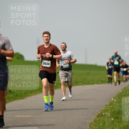 10.05.2026 - 8. Wedeler Halbmarathon Dr. Thomas Lammeyer http://msf.ph/oto/9705329 10.05.2026 11:53:39 Laufen 2034, 387 meine-sportfotos.de