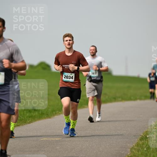 10.05.2026 - 8. Wedeler Halbmarathon Dr. Thomas Lammeyer http://msf.ph/oto/9705331 10.05.2026 11:53:40 Laufen 2034, 387 meine-sportfotos.de