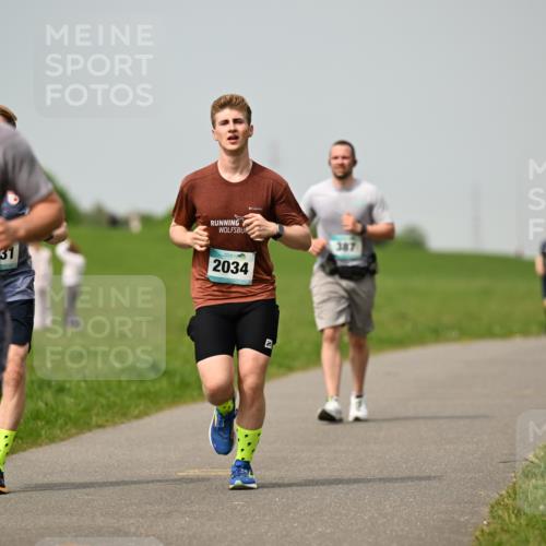 10.05.2026 - 8. Wedeler Halbmarathon Dr. Thomas Lammeyer http://msf.ph/oto/9705335 10.05.2026 11:53:40 Laufen 2034, 387 meine-sportfotos.de