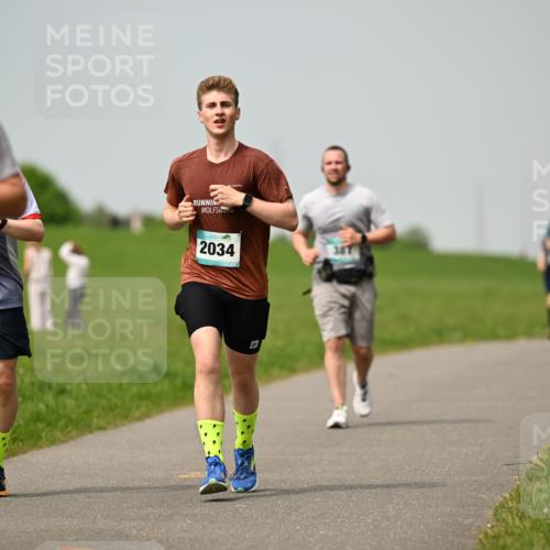 10.05.2026 - 8. Wedeler Halbmarathon Dr. Thomas Lammeyer http://msf.ph/oto/9705337 10.05.2026 11:53:40 Laufen 2034 meine-sportfotos.de