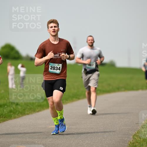 10.05.2026 - 8. Wedeler Halbmarathon Dr. Thomas Lammeyer http://msf.ph/oto/9705339 10.05.2026 11:53:41 Laufen 2034 meine-sportfotos.de