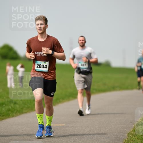 10.05.2026 - 8. Wedeler Halbmarathon Dr. Thomas Lammeyer http://msf.ph/oto/9705344 10.05.2026 11:53:41 Laufen 2034 meine-sportfotos.de