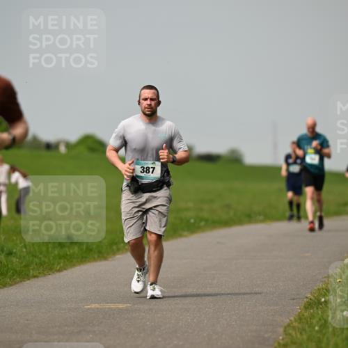 10.05.2026 - 8. Wedeler Halbmarathon Dr. Thomas Lammeyer http://msf.ph/oto/9705348 10.05.2026 11:53:42 Laufen 387, 2034 meine-sportfotos.de