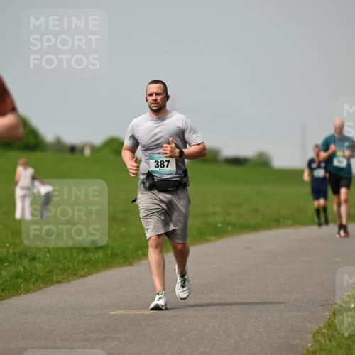 10.05.2026 - 8. Wedeler Halbmarathon Dr. Thomas Lammeyer http://msf.ph/oto/9705350 10.05.2026 11:53:43 Laufen 2034, 387 meine-sportfotos.de