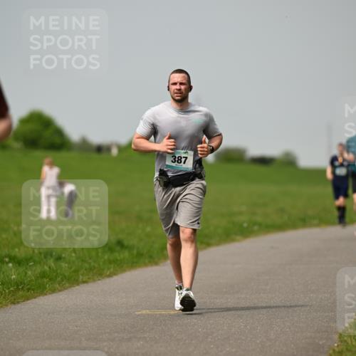 10.05.2026 - 8. Wedeler Halbmarathon Dr. Thomas Lammeyer http://msf.ph/oto/9705353 10.05.2026 11:53:43 Laufen 2034, 387 meine-sportfotos.de