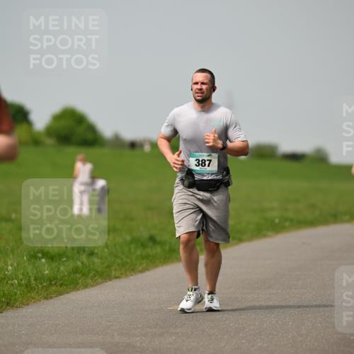 10.05.2026 - 8. Wedeler Halbmarathon Dr. Thomas Lammeyer http://msf.ph/oto/9705354 10.05.2026 11:53:43 Laufen 2034, 387 meine-sportfotos.de