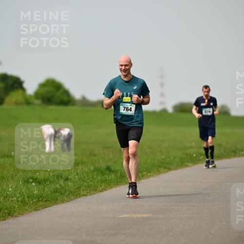 10.05.2026 - 8. Wedeler Halbmarathon Dr. Thomas Lammeyer http://msf.ph/oto/9705361 10.05.2026 11:53:49 Laufen 764, 578 meine-sportfotos.de