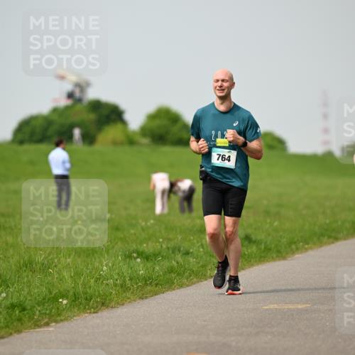 10.05.2026 - 8. Wedeler Halbmarathon Dr. Thomas Lammeyer http://msf.ph/oto/9705366 10.05.2026 11:53:50 Laufen 764 meine-sportfotos.de