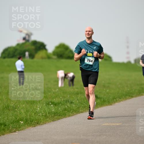 10.05.2026 - 8. Wedeler Halbmarathon Dr. Thomas Lammeyer http://msf.ph/oto/9705367 10.05.2026 11:53:50 Laufen 2025, 764, 670 meine-sportfotos.de