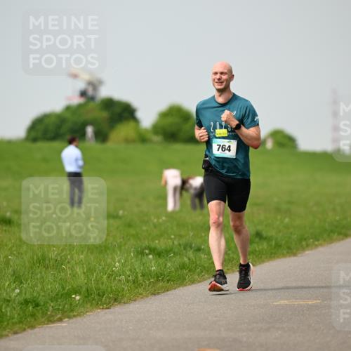10.05.2026 - 8. Wedeler Halbmarathon Dr. Thomas Lammeyer http://msf.ph/oto/9705369 10.05.2026 11:53:50 Laufen 764 meine-sportfotos.de