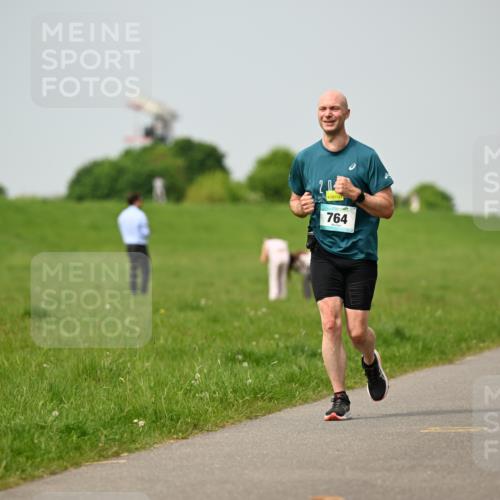 10.05.2026 - 8. Wedeler Halbmarathon Dr. Thomas Lammeyer http://msf.ph/oto/9705370 10.05.2026 11:53:51 Laufen 764, 670 meine-sportfotos.de