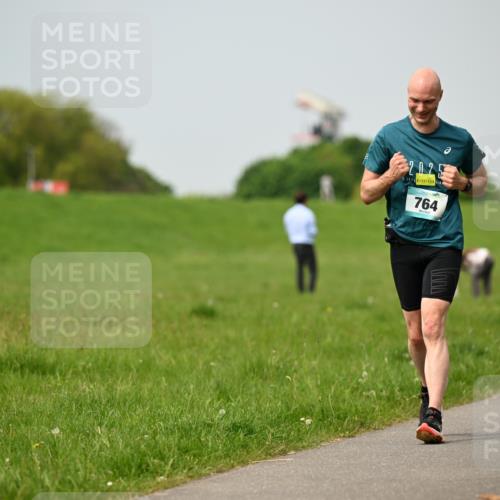 10.05.2026 - 8. Wedeler Halbmarathon Dr. Thomas Lammeyer http://msf.ph/oto/9705377 10.05.2026 11:53:52 Laufen 2025, 764 meine-sportfotos.de